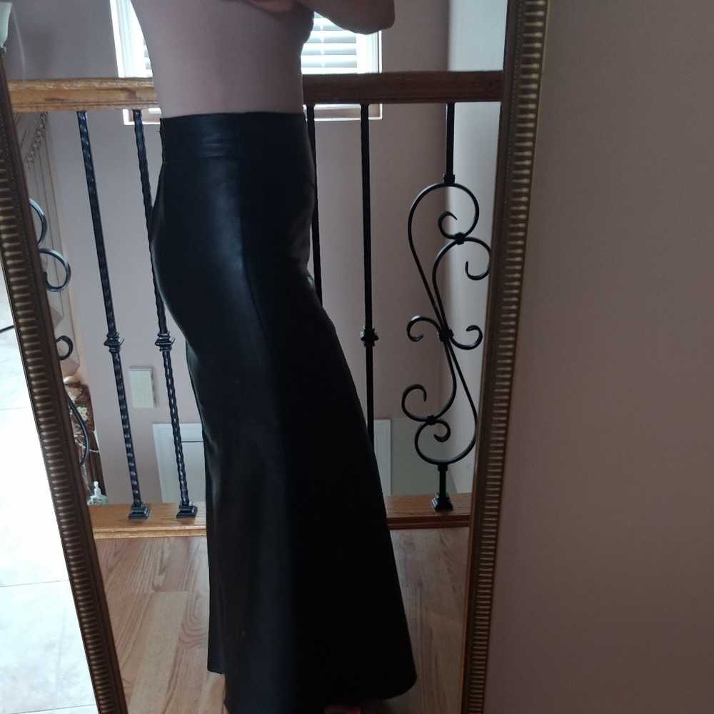 BEBE 100% GENUINE LEATHER SKIRT